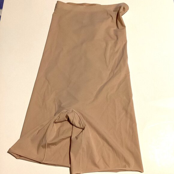 Spanx Size S/P Beige Skin Tone Intimates Shapewear High Waisted Shorts - Picture 1 of 6